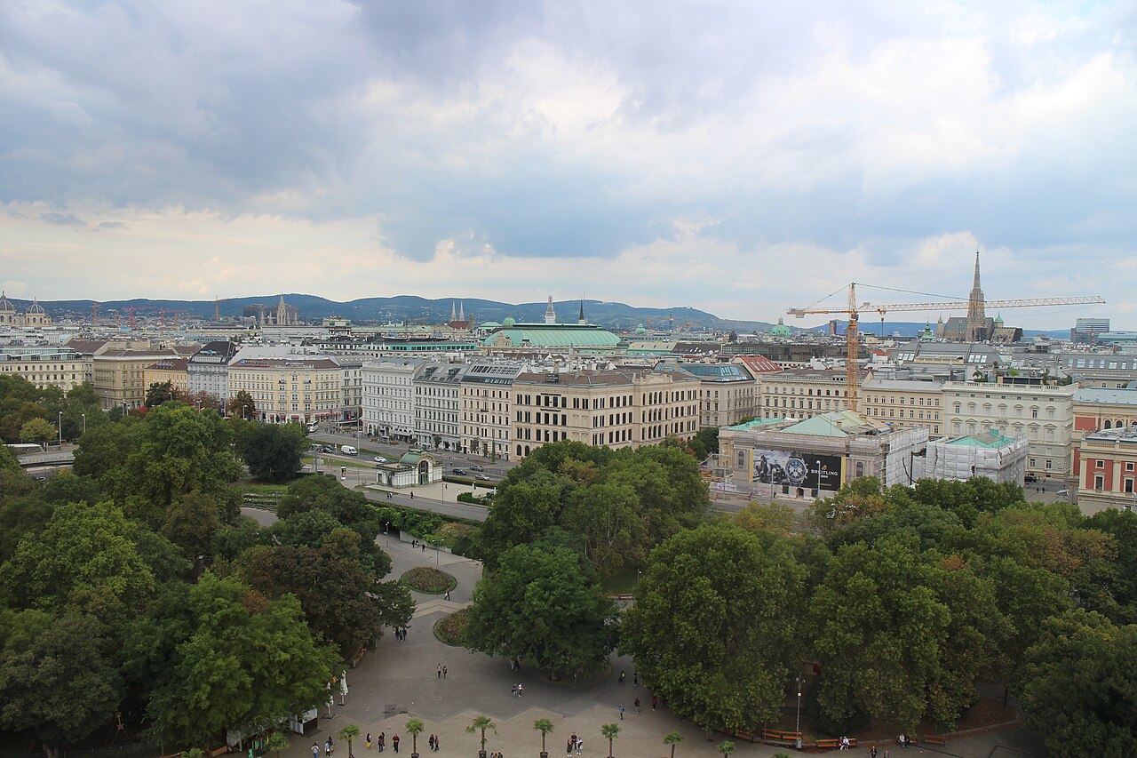 Площадь Карлсплац