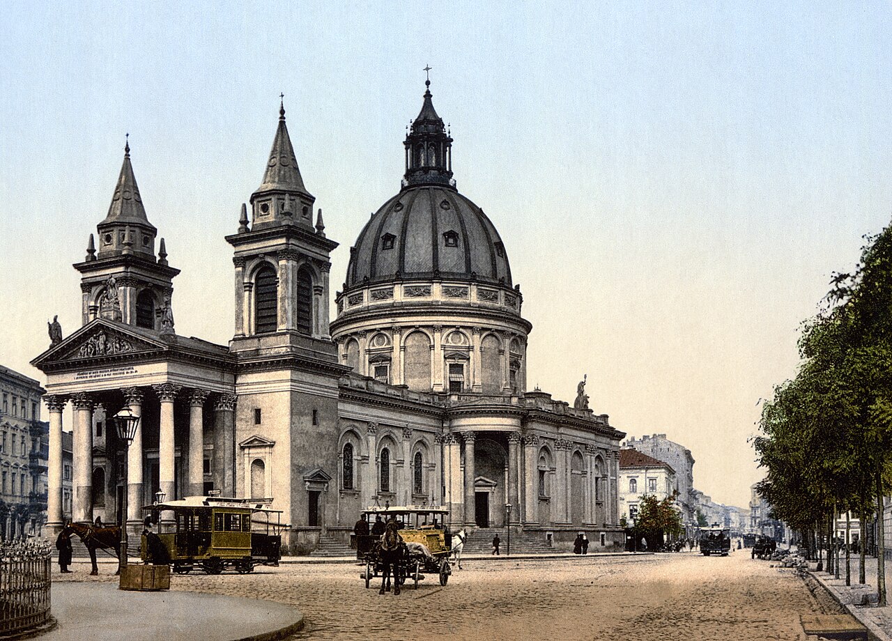Площадь Трех крестов